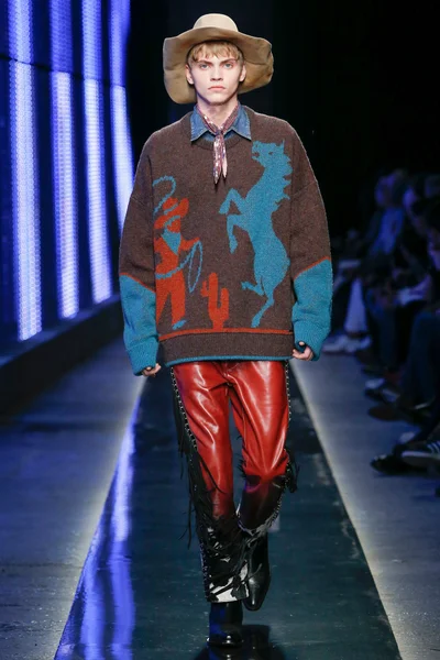 Look 30